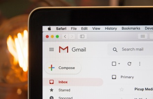 Változik az e-mailezés 2027-től a Gmailben