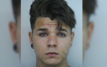 Szexuális erőszak miatt adott ki körözést az SMRFK a képen látható fiatalemberre