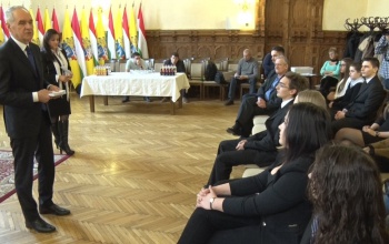 Évi 100 ezer forint ösztöndíj? Hát persze, Bursa Hungarica