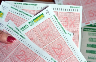 Harmincnyolcan lettek milliomosok az ötös lottó sorsolása után