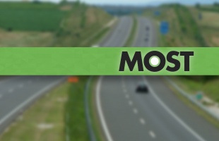 Égő kamion lassítja a forgalmat az M7-esen