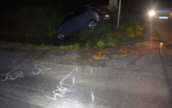 Árokba hajtott a sofőr a rumos csokitól
