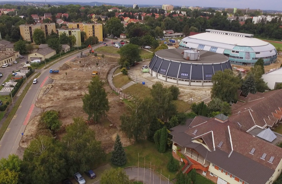 460 parkolóhely és 138 új fa lesz a Kaposvár Aréna környékén