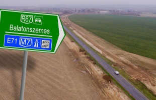 Új KRESZ-táblát vezetnek be - a 67-es lesz az első gyorsút az országban