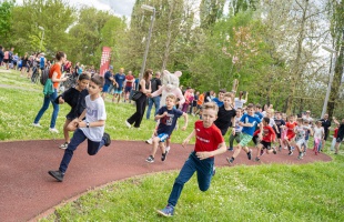 Több száz lelkes induló vett részt a kaposvári Nyuszi Futáson