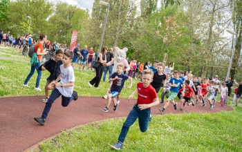Több száz lelkes induló vett részt a kaposvári Nyuszi Futáson