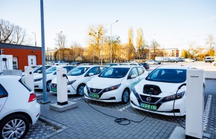 Folyamatos növekedés az elektromos autók piacán: Magyarország továbbra is az élen jár Európában
