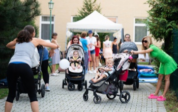 Csecsemő masszázs, kismama jóga: nagy népszerűségnek örvendett a kórház Baba-mama egészségnapja