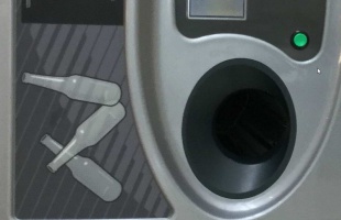Rendszeresen átverték az üvegvisszaváltó automatát