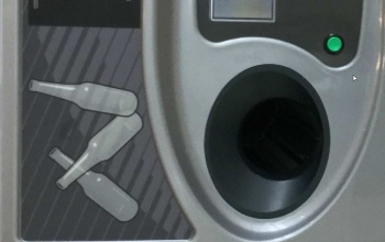 Rendszeresen átverték az üvegvisszaváltó automatát
