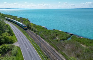 Május 13-tól több vonat jár a Balatonhoz
