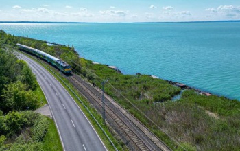 Május 13-tól több vonat jár a Balatonhoz
