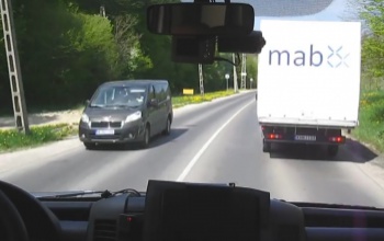A világhírű mentős egy másik videója