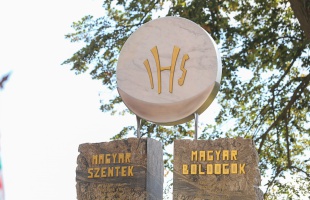 Ötéves Füred egyházi emlékműve