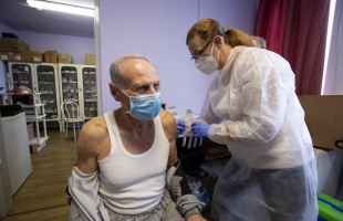 Mutatjuk, kik kaphatnak tíz nap szabadságot a járvány elleni védekezésben résztvevők közül