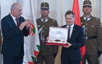 Krausz Ferenc fizikus vette át a Magyar Szent István Rendet