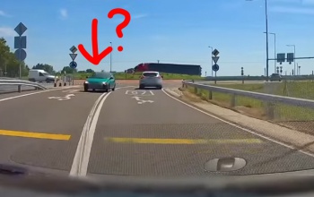 Ilyen, amikor haladsz a négysávos 67-esen a körforgalom felé és szembejön veled egy autó