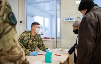 Tovább növelik a katonák létszámát a kórházakban