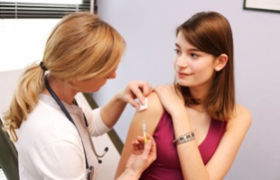 Súlyos betegség előzhető meg a HPV-oltással