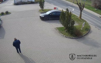 Pár perc alatt lopott csaknem 100 ezer forintnyi árut