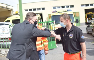 Köszönet a mentősöknek