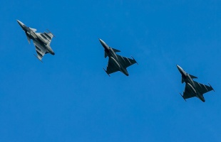 Gripenek repkednek majd Kaposvár felett
