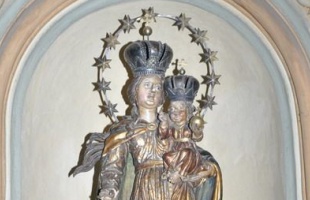 A Mária-szobor kis Jézussal