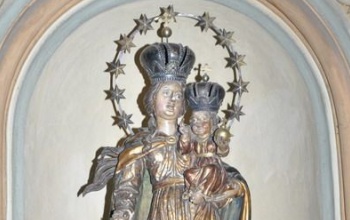 A Mária-szobor kis Jézussal
