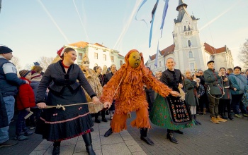 Nagyot szólt a kaposvári farsang - hatalmas tömeg volt kíváncsi a maskarásokra