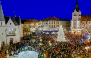 LED falon szerepelhetnek a gyerekek a Kossuth téren