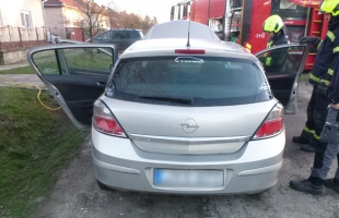 Kigyulladt egy autó kedd délután Toponáron