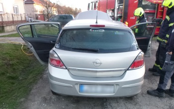 Kigyulladt egy autó kedd délután Toponáron