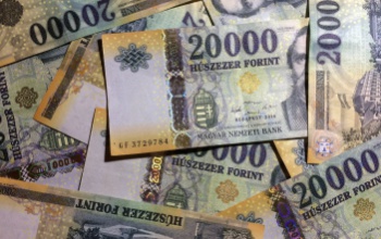 Mintegy félmillió forint volt az átlagkereset májusban