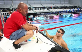 Módosították a sporttörvényt – Megkaphatja Milák Kristóf olimpiai eredményei alapján az életjáradékot kaposvári edzője, Virth Balázs