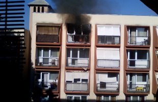 Lángokban állt a garzon erkélye a Füredi úton