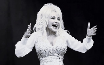 Elhunyt Dolly Parton countryénekes