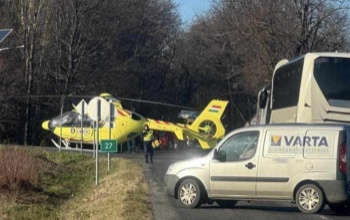 Személyautó és motoros karambolozott Bőszénfánál