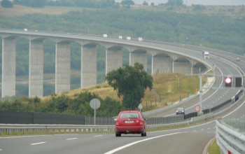 Felújítják az útburkolatot a Kőröshegyi völgyhídon