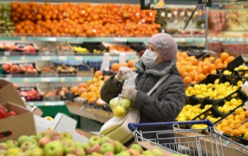Visszavonnák az idősek számára fenntartott vásárlási idősávot