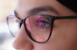 Ingyenesen végeznek szemvizsgálatokat az optikák ebben a hónapban