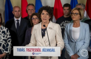 Dobrev Klára lemondott a DK elnöki tisztségéről