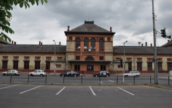 Őrjöngés a vasútállomáson
