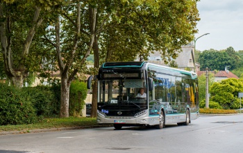 Egy Skywell típusú elektromos buszt tesztelnek Kaposváron