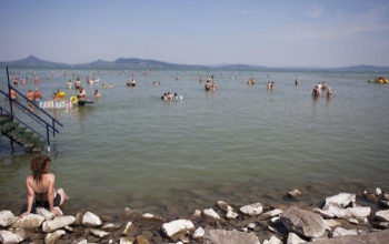 Gyalogsági aknákat talált egy fürdőző a Balatonban Fonyódnál