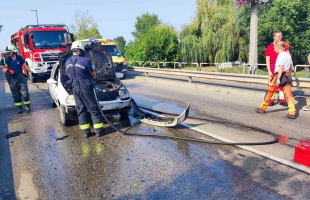 Ütközött, majd kigyulladt egy gépkocsi Kaposváron