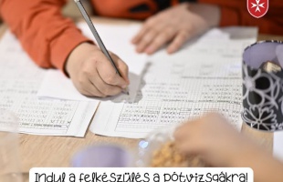 Pótvizsgára kényszerülő gyermekeknek segítenek a Máltai Szeretetszolgálat munkatársai