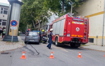 Koccanás miatt áll a forgalom a belvárosban