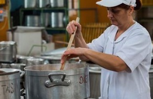 Program az egészségesebb menzai kosztért
