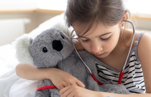 Megkezdi a tűmentes oltások beadását a Heim Pál Országos Gyermekgyógyászati Intézet