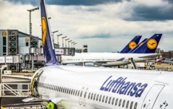 Több tízezer légi járat maradhat ki Németországban